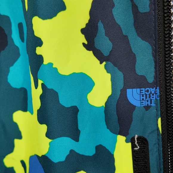 The North Face Waterproof Camo Shell Jacket- Boys XXXL - Picture 3 of 6
